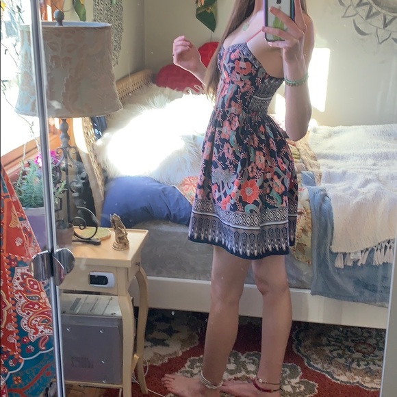 Dress - Picture 3 of 3